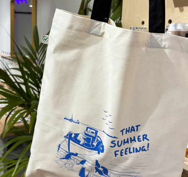 "That Summer Feeling" tote bag